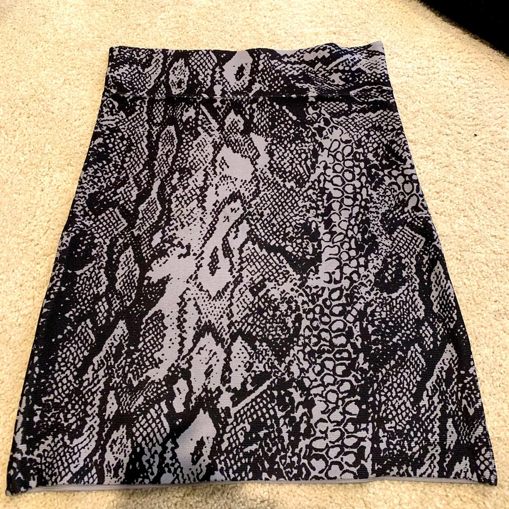 BCBG snake print powerskirt set of 2 size M